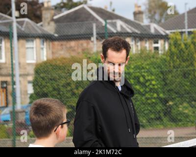 Andy Murray Überraschungsbesuch bei Rutherglen LTC Stockfoto