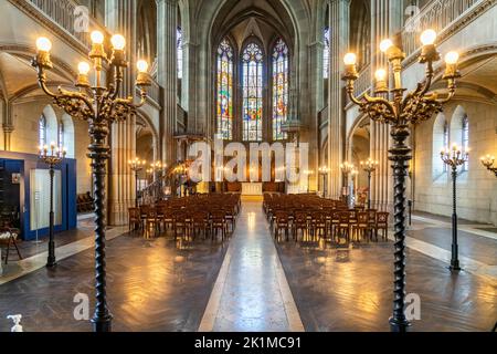 Innenraum der Elisabethkirche in Basel, Schweiz, Europa | Elisabethkirche Kircheninterior, Basel, Schweiz, Europa Stockfoto