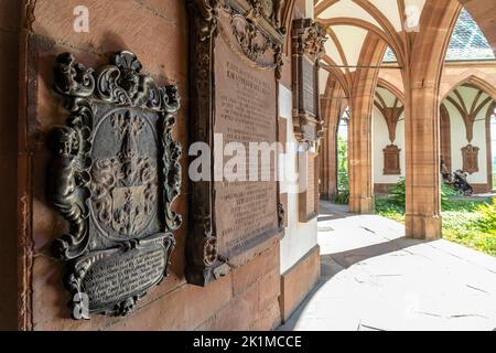 Kreuzgang des Basler Münster in Basel, Schweiz, Europa | das Basler Münster, Basel, Schweiz, Europa Stockfoto