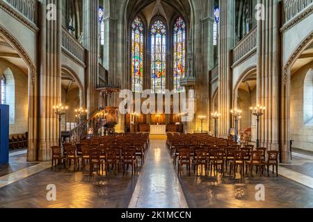 Innenraum der Elisabethkirche in Basel, Schweiz, Europa | Elisabethkirche Kircheninterior, Basel, Schweiz, Europa Stockfoto