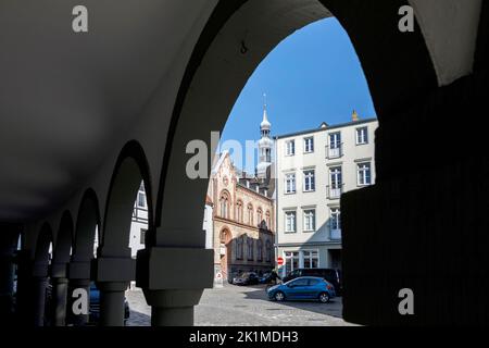 Altstadt im Zentrum von Soest, Kirchturm von St. Petrikirche, die Hauptkirche der evangelischen St. Petri-Pauli-Gemeinde Stockfoto