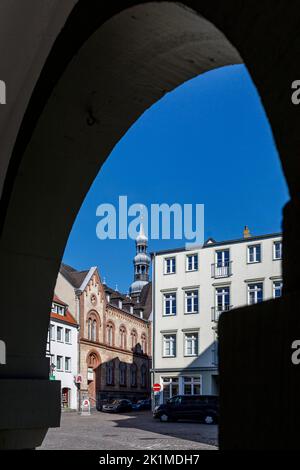 Altstadt im Zentrum von Soest, Kirchturm von St. Petrikirche, die Hauptkirche der evangelischen St. Petri-Pauli-Gemeinde Stockfoto