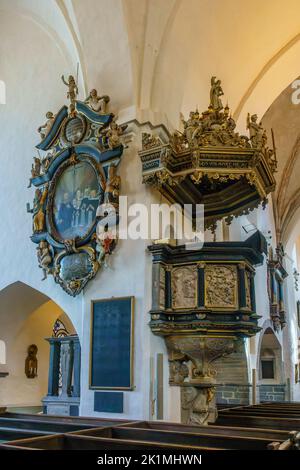 Ystad, Schweden - 13 Sep, 2022: Eine Aufnahme der Kanzel der Kirche, die im 12. Jahrhundert erbaut wurde. Stockfoto