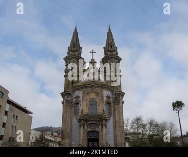 Kirche unserer Lieben Frau vom Trost und Santos Passos - Guimaraes, Portugal Stockfoto