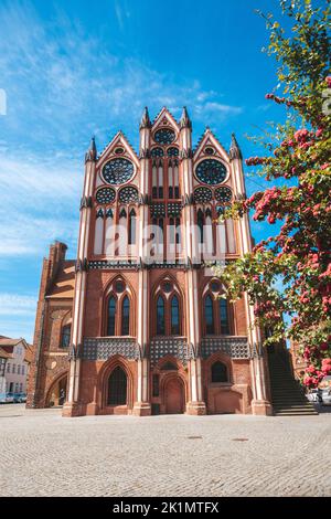 Tangermünde - Historisches Rathaus im Backsteingotik-Stil, Tangermünde, Sachsen-Anhalt, Deutschland Stockfoto