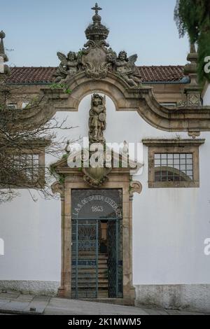 LAR de Santa Estefania (Saint Estefania Home) - ehemalige Kirche und Kloster von Carmo - Guimaraes, Portugal Stockfoto