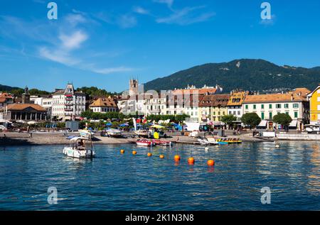 Vevey, Schweiz - 14. Juli 2022: Vevey ist eine Stadt in der Schweiz im Kanton Waadt, am Nordufer des Genfer Sees, in der Nähe von Lausanne. Stockfoto