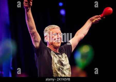 Mark Berry, Bez, englischer Schlagzeuger, Tänzer, DJ und Medienpersönlichkeit. Am besten bekannt als Mitglied von Happy Mondays und Black Grape Stockfoto