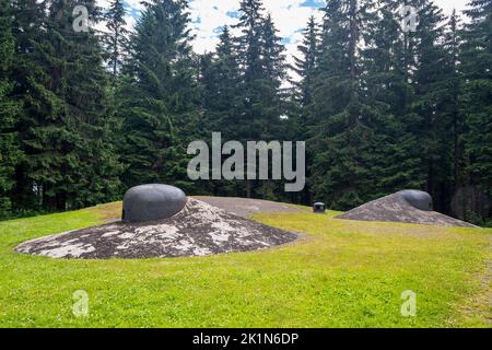 Militärbunker R-H-S 78 Na Pasece Artillerieturm, Orlicke hory, tschechische, tschechoslowakische Grenzbefestigungen WK II Stockfoto