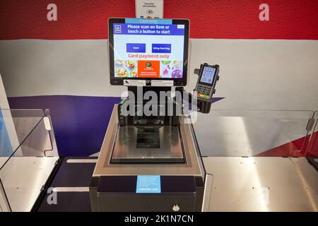 ALDI Supermarkt Self-Service Checkout bis Stockfoto