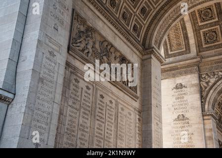 Paris, frankreich. August 2022. Der Arc de Triomph auf dem Place d'Etoile in Paris. Hochwertige Fotos Stockfoto