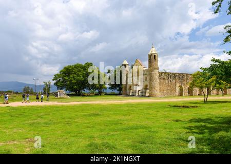 Das ehemalige Kloster von Santiago Apóstol, Cuilapan de Guerrero, Bundesstaat Oaxaca, Mexiko Stockfoto