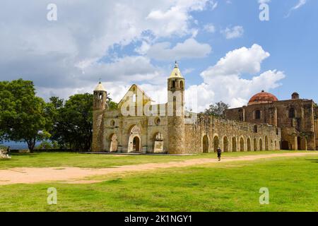 Das ehemalige Kloster von Santiago Apóstol, Cuilapan de Guerrero, Bundesstaat Oaxaca, Mexiko Stockfoto