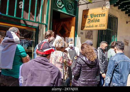 Bogota Kolumbien,La Candelaria Centro Historico zentrales historisches Stadtzentrum Calle 11,Restaurant Restaurants Speisen Essen gehen zwanglos c Stockfoto