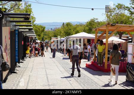 Lissabon, Portugal - 2022. September: Die Buchmesse von Lissabon (Feira do Livro de Lisboa) ist eine Buchmesse, die jährlich im Eduardo VII Park in Lissabon stattfindet Stockfoto