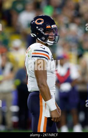 Green Bay, Wisconsin, USA. 18. September 2022. Chicago bears Quarterback Justin Fields (1) während des NFL-Fußballspiels zwischen den Chicago Bears und den Green Bay Packers im Lambeau Field in Green Bay, Wisconsin. Darren Lee/CSM/Alamy Live News Stockfoto