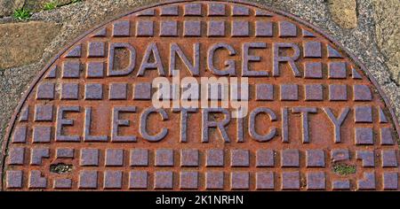 Eisennetz, Gefahr Elektrizität Stockfoto