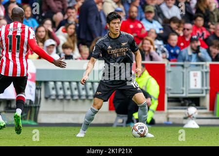 Arsenal-Verteidiger Takehiro Tomiyasu beim Premier League-Spiel zwischen Brentford und Arsenal am 18. September 2022 im GTECH Community Stadium, Brentford, England. Stockfoto