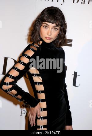New York City, USA. 19. September 2022. Sydney Chandler bei der „Don't Worry Darling“ New York Screening, die am 19. September 2022 auf dem AMC Lincoln Square in New York City, NY, stattfand © Steven Bergman/AFF-USA.COM Credit: AFF/Alamy Live News Stockfoto