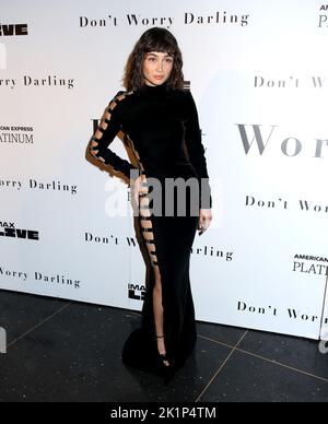 New York City, USA. 19. September 2022. Sydney Chandler bei der „Don't Worry Darling“ New York Screening, die am 19. September 2022 auf dem AMC Lincoln Square in New York City, NY, stattfand © Steven Bergman/AFF-USA.COM Credit: AFF/Alamy Live News Stockfoto