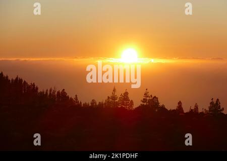 Sonnenuntergansszenerie um Mirador de las Narices del Teide auf Teneriffa auf den Kanarischen Inseln in Spanien Stockfoto