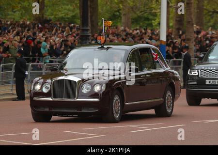 London, Großbritannien. 19. September 2022. König Charles III und Prinz William reisen zur Westminster Cathedral, um die staatliche Beerdigung von Königin Elizabeth II. Zu feiern Stockfoto