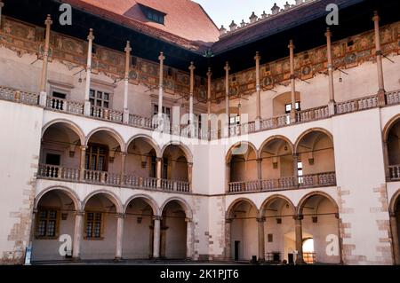 Renaissance-Innenhof auf Schloss Wawel in Kraków, Polen. Stockfoto