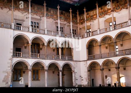 Renaissance-Innenhof auf Schloss Wawel in Kraków, Polen. Stockfoto