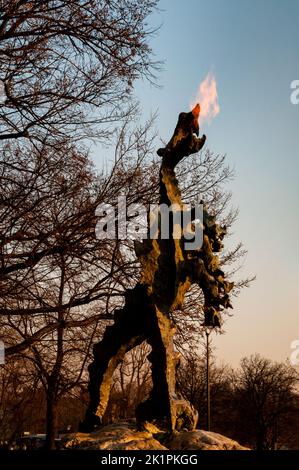 Wawel Dragon Statue in Krakau, Polen. Stockfoto