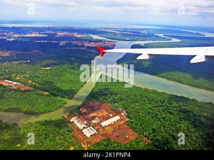 Flugzeug landet am Flughafen Manaus, Amazonas, Brasilien Stockfoto