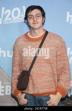 Los Angeles, Ca. 19. September 2022. Gianni DeCenzo bei der Premiere von Hulus Reboot am 19. September 2022 bei Fox Lot in Los Angeles, Kalifornien. Quelle: Saye Sadou/Media Punch/Alamy Live News Stockfoto