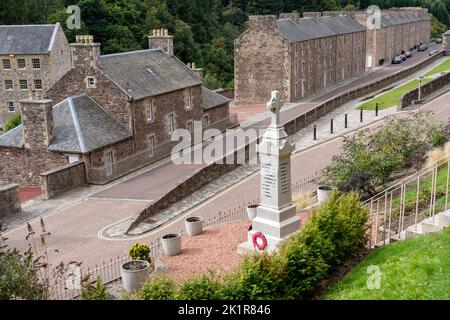 Ein Dorf aus dem 18.. Jahrhundert in New Lanark, Schottland, Großbritannien, das zum UNESCO-Weltkulturerbe gehört. Stockfoto