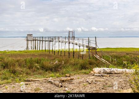 Le Carrelet werden die Fischerhütten auf Stelzen an der Mündung der Gironde genannt. Goulée, Lesparre-Médoc, Frankreich Stockfoto