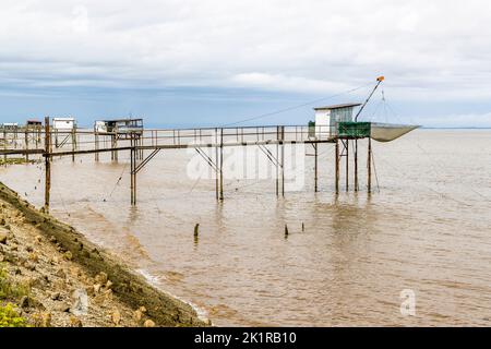 Le Carrelet werden die Fischerhütten auf Stelzen an der Mündung der Gironde genannt. Goulée, Lesparre-Médoc, Frankreich Stockfoto