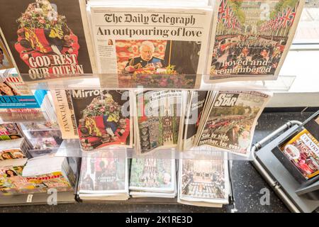 Brighton, 20. 2022. September: Die Titelseiten der britischen Nationalzeitungen am Tag nach der Beerdigung der Königin Kredit: Andrew Hasson/Alamy Live News Stockfoto