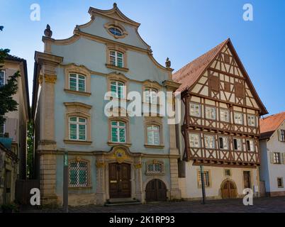 Schwäbisch Gmünd. Das Kapitelhaus war früher die Heimat des Klerus des Klosters‘. Baden Württemberg, Deutschland, Europa Stockfoto