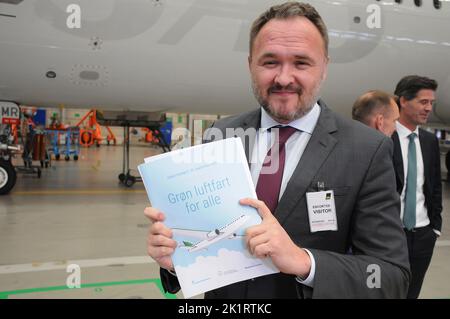 Kastrup/Copenahgen /Dänemark/20 Septemeber2022/ Denamrk-Miistr für Cklimate und Eneergy Dan Jorgensen schließt sich der Pressekonferenz mit der dänischen Verkehrsministerin Ms.Tine Branmsen und dem dänischen Minister für Steuern und Einnahmen Jeppe Bruus, Thomsbye admsdiretcor für den Flughafen Copenhaageh und dem Partnerunternehmen Climate ann SAS, dem Diretcor Simon Pauck Hansen und dem internationalen Flughafen Kopenhagen in Kastrup, an. Grünes Flugbild für alle (Foto. Francis Joseph Dean/Dean Pictures. Stockfoto