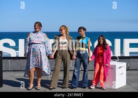 Donostia / San Sebastian. Spanien. 20220920, Coria Castillo, Natalia de Molina, Anna Castillo, Anna Marchessi Riera nahmen am „Easy (Facil)“ Photocall während des 70. San Sebastian International Film Festival im Kursaal Palace am 20. September 2022 in Donostia / San Sebastian, Spanien Teil Stockfoto