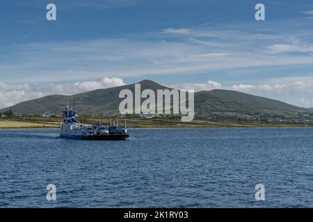 Renard Point, Irland - 8. August 2022: Blick auf die Valentia Island Fährüberfahrt von Renard Point zur Knight's Town in der Grafschaft Kerry im Westen Irlands Stockfoto