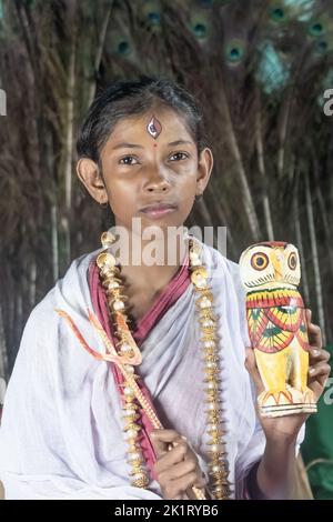 Der wahre Geist von Puja - das Fotoshooting für ungeliebtes unterprivilegiertes Kind. Stockfoto