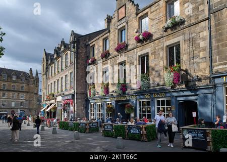 Edinburgh Schottland, Großbritannien 20. September 2022. Allgemeine Ansicht des Beehive Inn, Grassmarket. Kredit sst/alamy live Nachrichten Stockfoto