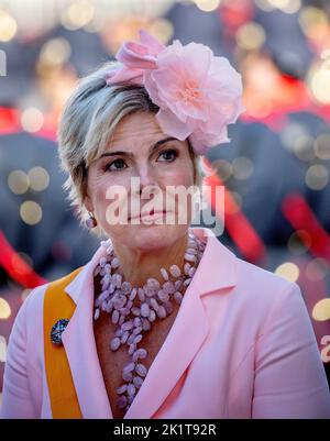 Den Haag, Niederlande. 20. September 2022. Prinzessin Laurentien von den Niederlanden kommt die Koninklijke Schouwburg in Den Haag, am 20. September 2022, HM der König spricht während der Vergadering der Staten-Generaal die Troonrede, es enthält die Regierungen wichtigsten Pläne für das kommende Jahr Kredit: Albert Nieboer/Niederlande OUT/Point de Vue OUT/dpa/Alamy Live News Stockfoto