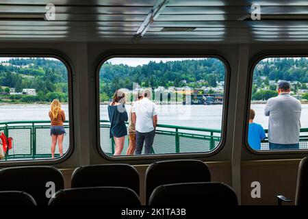 Passagiere auf Mukilteo - Clinton Ferry; Puget Sound; Washington; USA Stockfoto