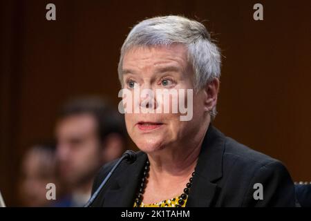 Washington, Vereinigte Staaten Von Amerika. 20. September 2022. Rose Gottemoeller, Steven C. Hazy Dozent, Stanford University Freeman Spogli Institute for International Studies and Center for International Security and Cooperation, antwortet auf Fragen während einer Anhörung des Senatsausschusses für bewaffnete Dienste, um die Nuklearstrategie und -Politik der Vereinigten Staaten zu untersuchen, am Dienstag im Hart Senate Office Building in Washington, DC, 20. September 2022. Quelle: Rod Lampey/CNP/Sipa USA Quelle: SIPA USA/Alamy Live News Stockfoto