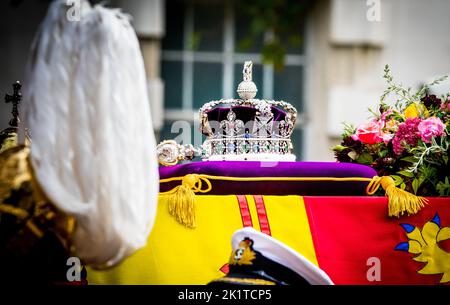 Westminster, London, Großbritannien. 19.. September 2022. Beerdigung von Königin Elizabeth II. Kredit: Newspics UK London/Alamy Live Nachrichten Stockfoto