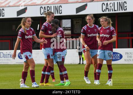 Dagenham, Großbritannien. 18. September 2022. Dagenham, England, 18. 2022. September: West Ham-Spieler bereiten sich während des Barclays FA Womens Super Leage-Spiels zwischen West Ham United und Everton auf der Victoria Road in Dagenham, England, auf eine Ecke vor. (Dylan Clinton/SPP) Quelle: SPP Sport Press Photo. /Alamy Live News Stockfoto