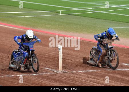 Adam Ellis und Kyle Howarth während des Sports Versicherte British Speedway Finals im National Speedway Stadium, Manchester, am Sonntag, 18.. September 2022. (Kredit: Eddie Garvey | MI News ) Kredit: MI Nachrichten & Sport /Alamy Live News Stockfoto