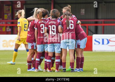 Dagenham, Großbritannien. 18. September 2022. Dagenham, England, 18. 2022. September: Spieler von West Ham United feiern das Eröffnungstor während des Barclays FA Super Leage-Spiels für Frauen zwischen West Ham United und Everton an der Victoria Road in Dagenham, England. (Dylan Clinton/SPP) Quelle: SPP Sport Press Photo. /Alamy Live News Stockfoto