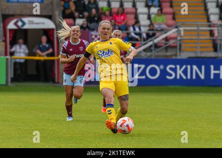 Dagenham, Großbritannien. 18. September 2022. Dagenham, England, 18. 2022. September: Lucy Graham (17 Everton) in Aktion während des Barclays FA Super Leage-Spiels für Frauen zwischen West Ham United und Everton an der Victoria Road in Dagenham, England. (Dylan Clinton/SPP) Quelle: SPP Sport Press Photo. /Alamy Live News Stockfoto