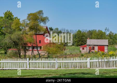 Blacksmith Shop und Homestead Barn, Daniel Boone Homestead, Pennsylvania USA, Birdsboro, Pennsylvania Stockfoto
